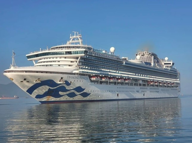 Diamond Princess brings 3,000 tourists to Thua Thien-Hue province